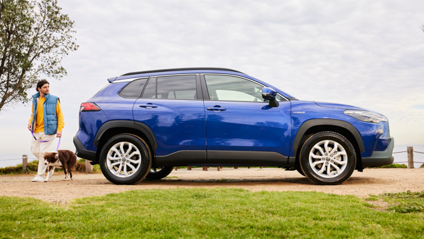 Toyota Corolla Cross 2023 side