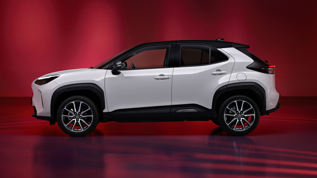 Toyota Yaris Cross GR Sport 2023 side