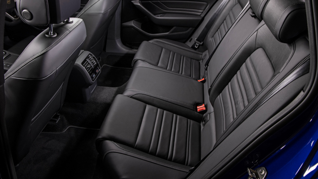 Volkswagen Passat 206TSI R-Line 2021 interior back seats