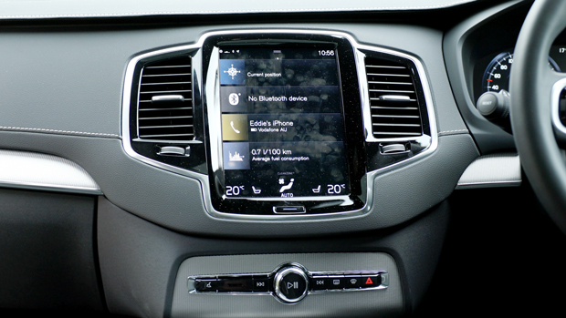 2022 Volvo XC90 Recharge PHEV SUV White - interior centre console