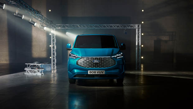 Ford e-Transit Custom 2023 studio