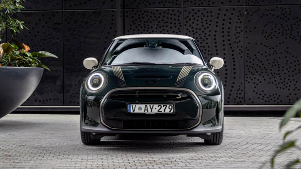 Mini Electric Resolute 2022 front angle
