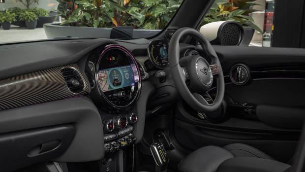 Mini Electric Resolute 2022 interior dash