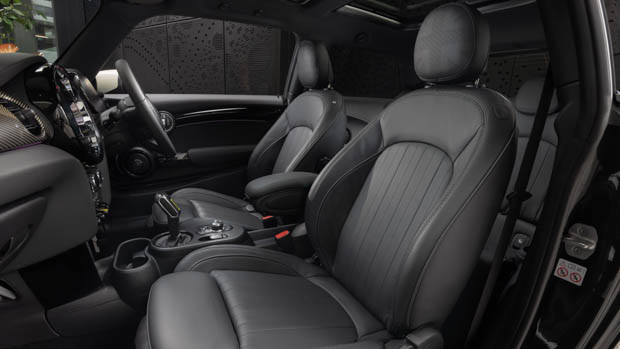 Mini Electric Resolute 2022 interior