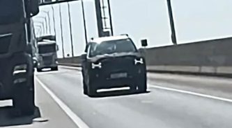 Hyundai Santa Fe 2023: bold H-pattern LED headlights revealed!