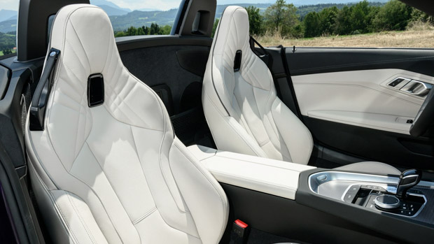 2023 BMW Z4 seats