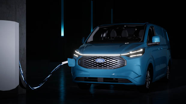 Ford e-Transit Custom 2023 lit up grille