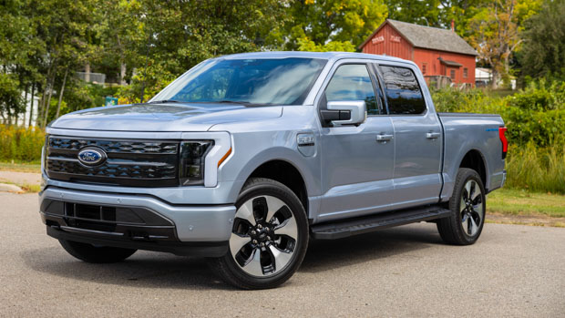 Ford F-150 Lightning 2023 Platinum ER silver