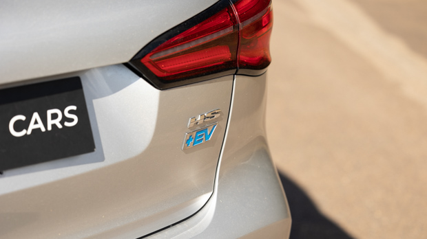 MG HS Plus EV 2023 badge