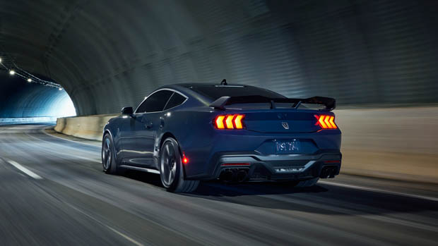 Ford Mustang Dark Horse 2023 tunnel