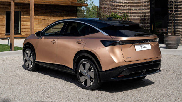 Nissan Ariya 2023 rose gold rear end