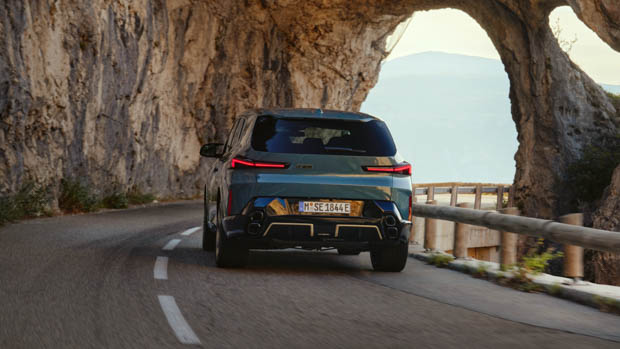 2023 BMW XM dynamic rock tunnel