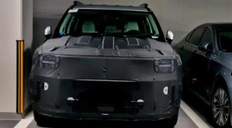 Hyundai Santa Fe 2024: H-pattern headlights spied through camo