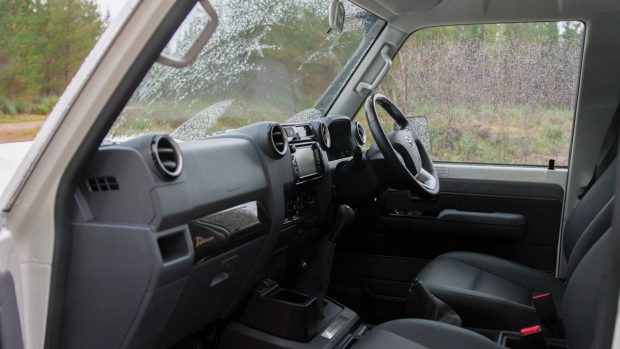 Toyota Land Cruiser 79 Series LC79 review-14