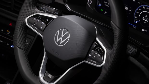 Volkswagen T-Roc 140TSI R-Line-1