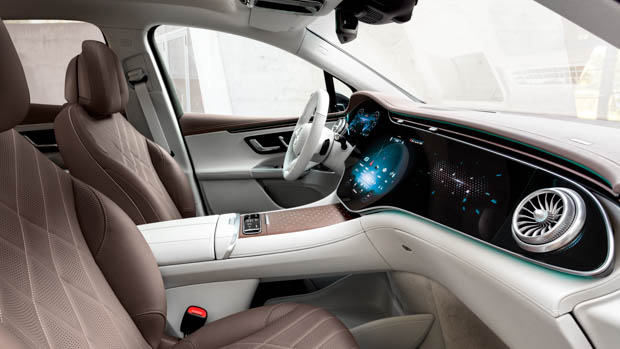 Mercedes-Benz EQE SUV 2023 hyperscreen side angle