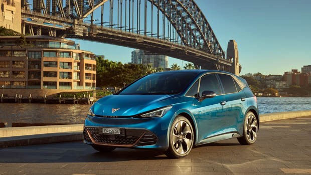 Cupra Born 2023 front 3/4