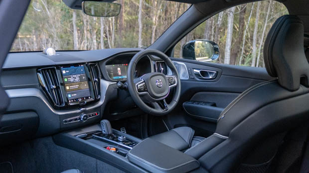 Volvo XC60 Recharge PHEV 2022 interior