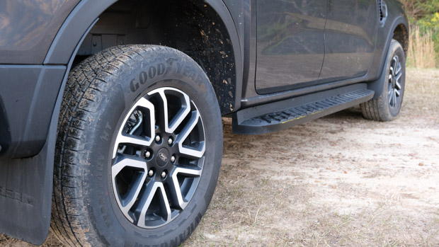 Ford Ranger Sport 2.0L 2022 rear low