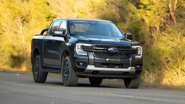 Ford Ranger Sport 2.0L 2022 front 3/4 driving 5