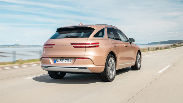 Genesis Electrified GV70 2023 driving rear