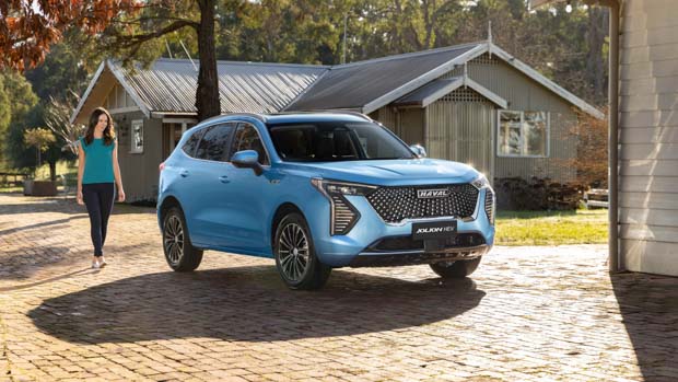 2022 Haval Jolion Hybrid front 3/4