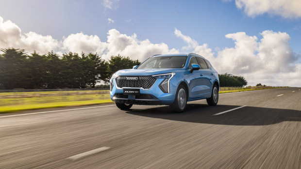 2022 Haval Jolion Hybrid front 3/4 dynamic