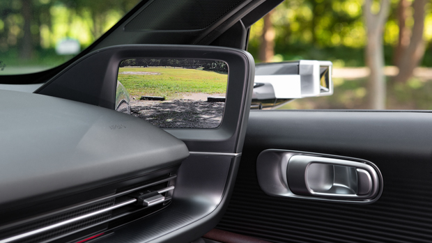 Hyundai Ioniq 6 2023 digital mirrors
