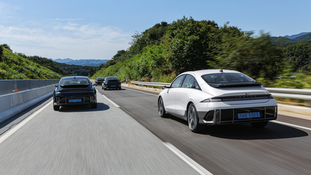 Hyundai Ioniq 6 2023 first drive group