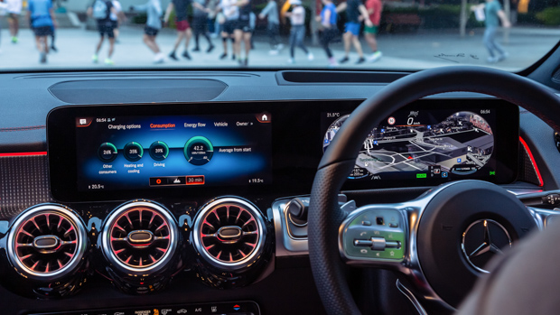 Mercedes-Benz EQB 250 2022 dash