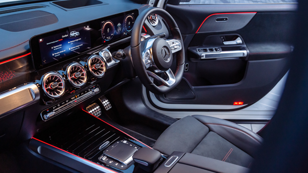 Mercedes-Benz EQB 250 2022 interior front