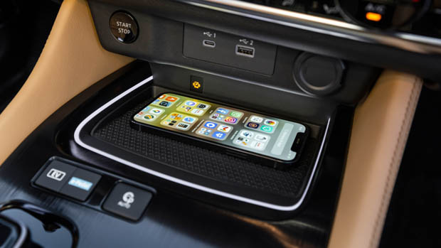 2023 Nissan X-Trail phone charging pad
