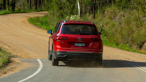 Tiguan Allspace Adventure 2023 driving rear