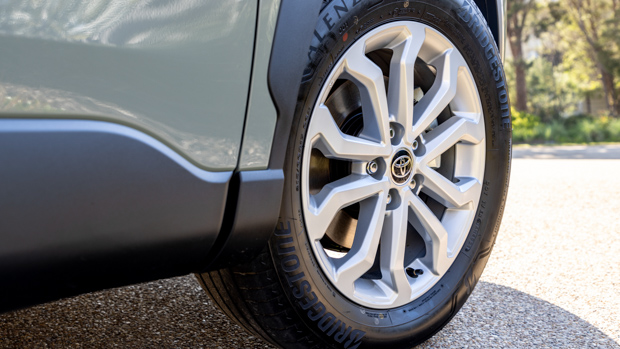 Toyota Corolla Cross GXL AWD hybrid 2023 wheel