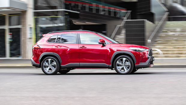 Toyota Corolla Cross Atmos AWD hybrid 2023 driving