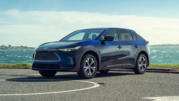 Toyota BZ4X 2023 blue front 3/4