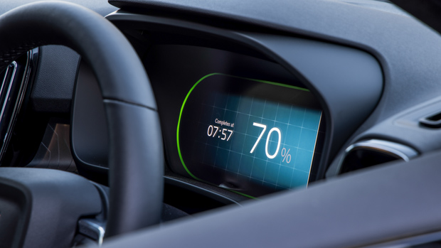 Volvo C40 2023 instrument cluster charging
