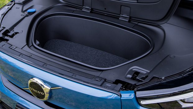 Volvo C40 2023 frunk