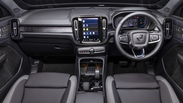 Volvo C40 2023 dashboard interior