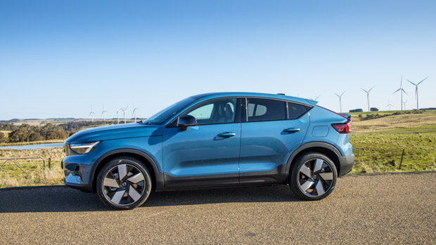 Volvo C40 2023 fjord blue side profile