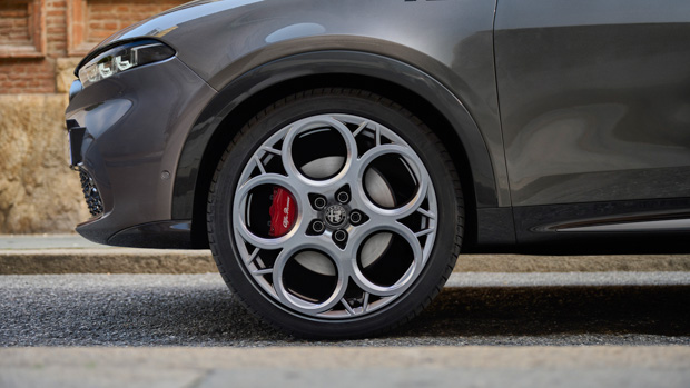Alfa Romeo Tonale PHEV Q4 2023 wheel