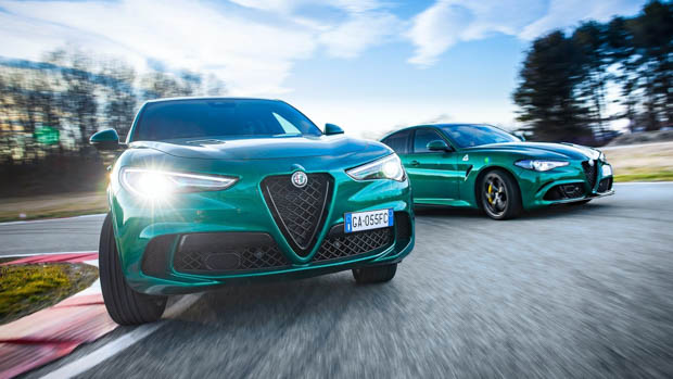 Alfa Romeo 2023 duo shot drive turning