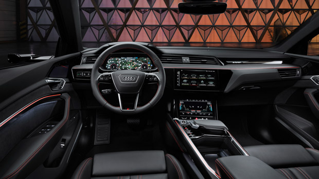 Audi Q8 e-tron 2023 front seat