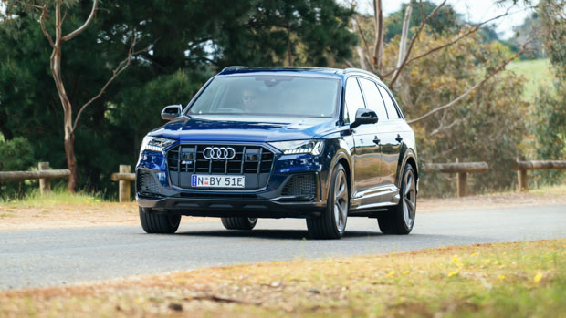 Audi SQ7 2022 front 3/4 2