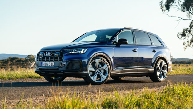 Audi SQ7 2022 front 3/4
