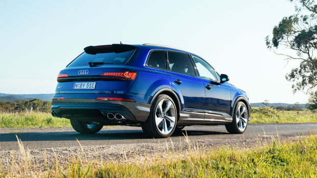 Audi SQ7 2022 rear 3/4 2