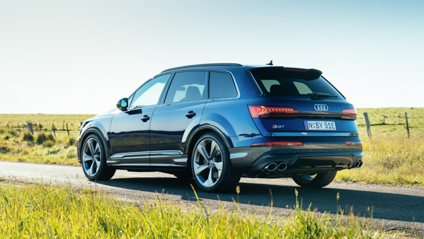 Audi SQ7 2022 rear 3/4