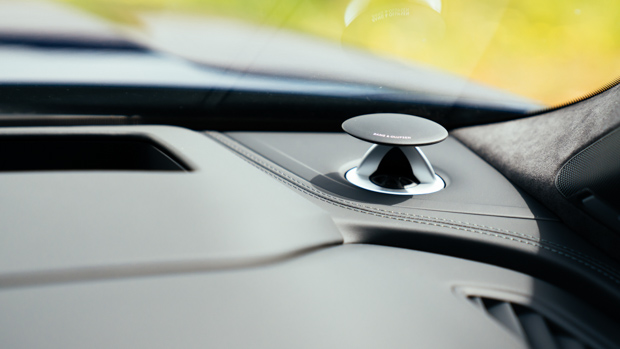 Audi SQ7 2022 interior speakers