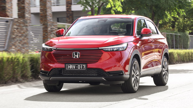 Honda HR-V Vi-X 2022 front driving town