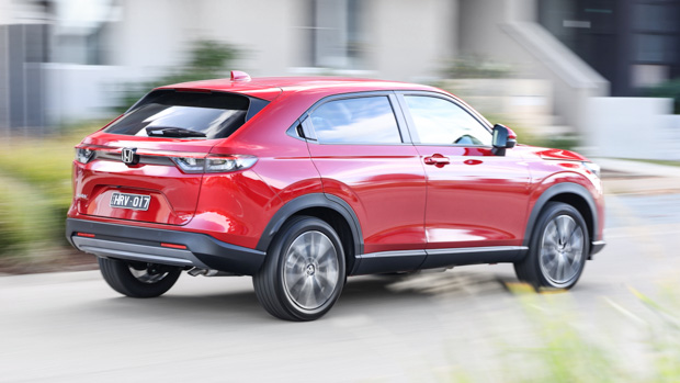 Honda HR-V Vi-X 2022 rear 3/4 driving town